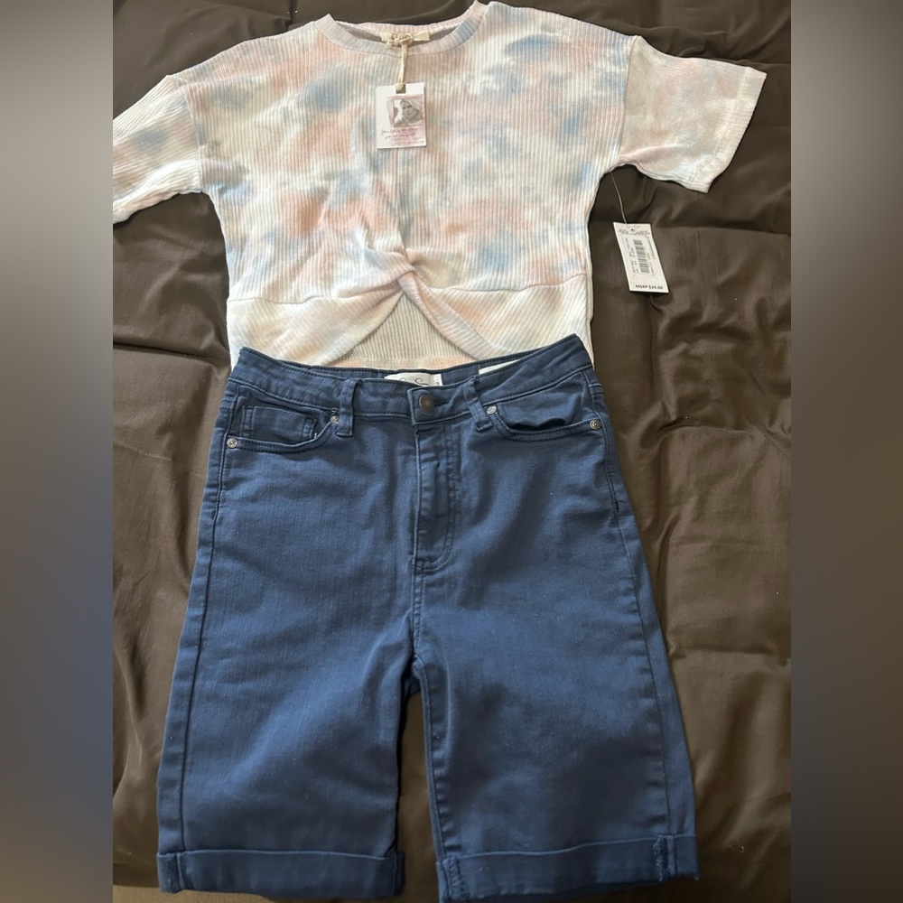 Girls Jessica Simpson top size 12 never worn.